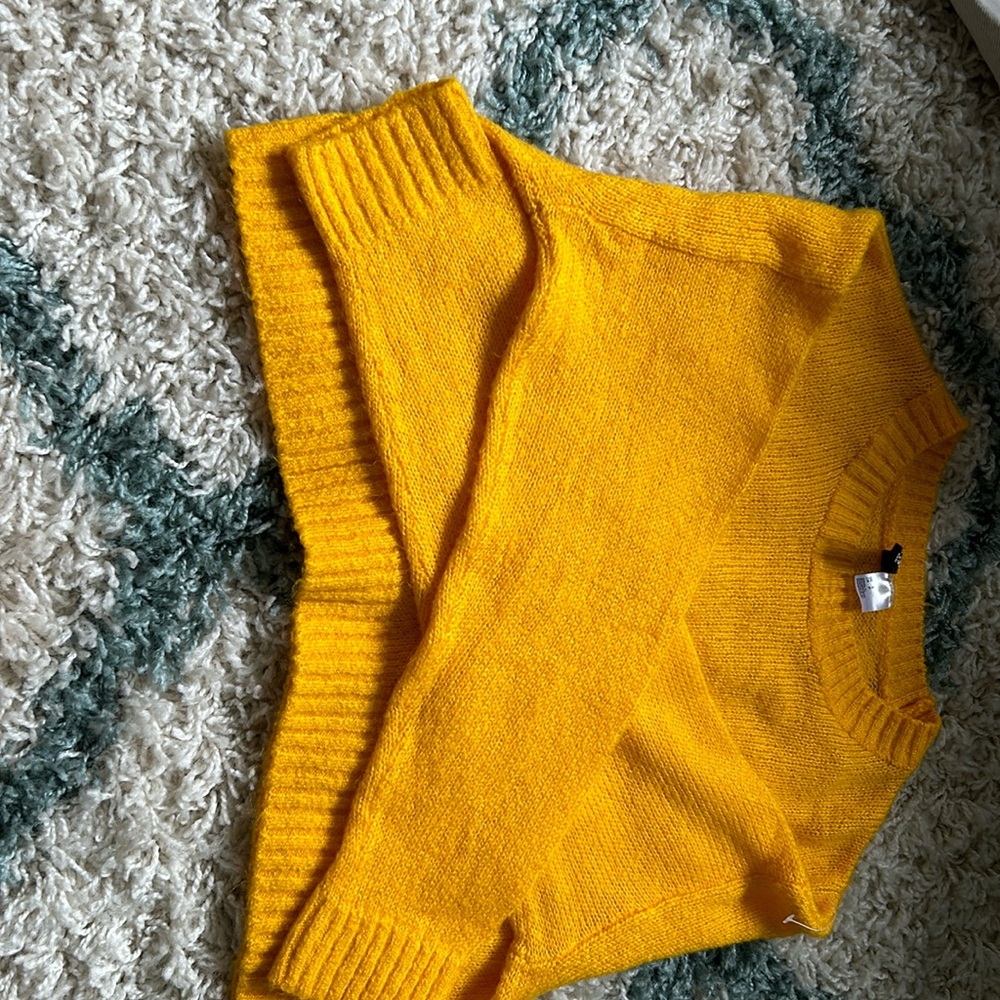 Orange h and m cropped sweater!